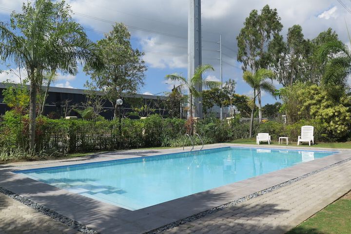 Pool Hotel