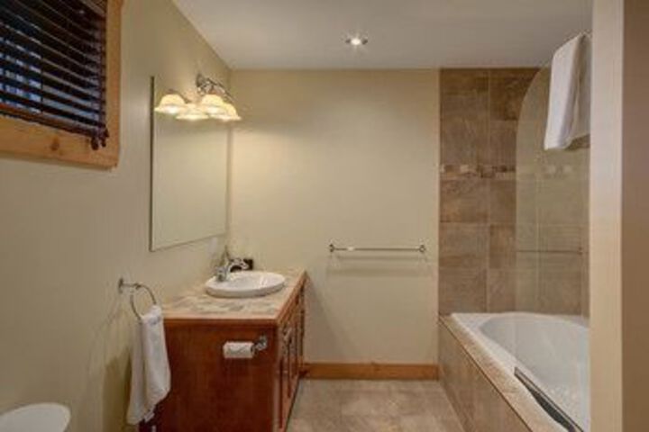 Room 2 of 25