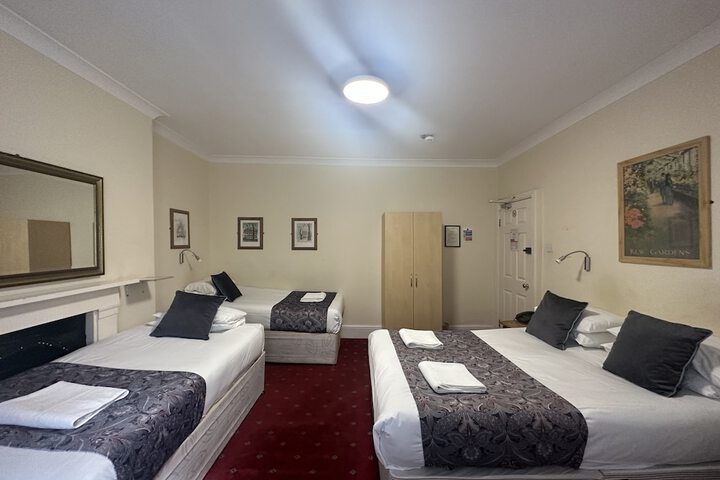 Room 25 of 89