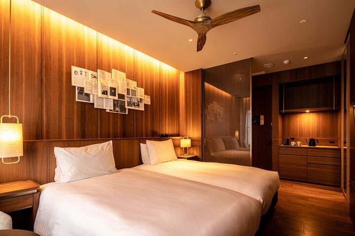 Room 18 of 137
