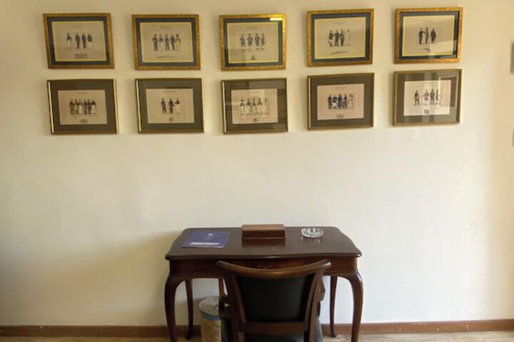 Room 9 of 83