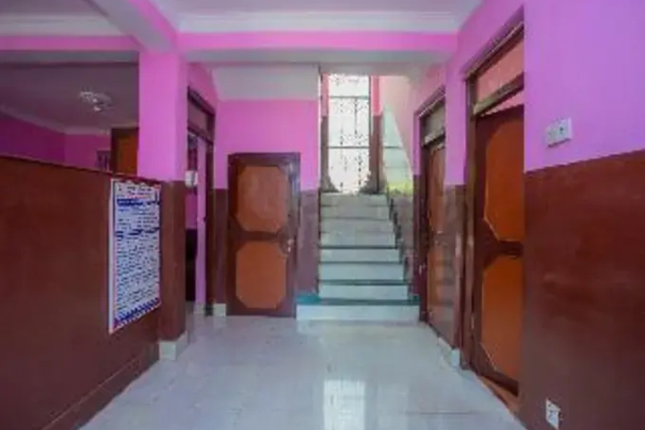 Room 6 of 10