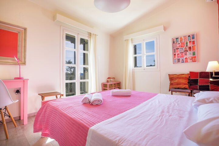 Room 4 of 44