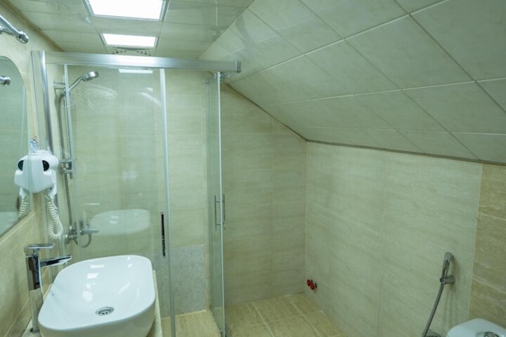 Room 17 of 22