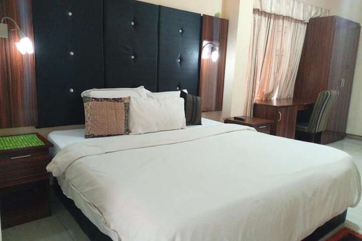 Room 5 of 23