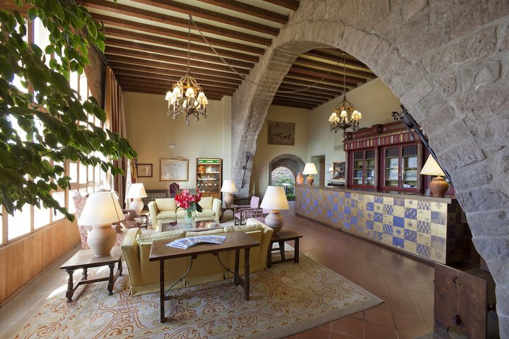 Entrance & Lobby