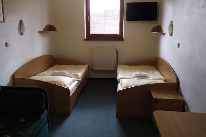 Room 8 of 17