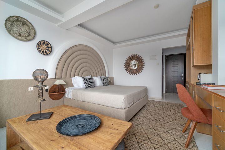 Room 18 of 105