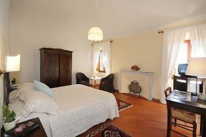Room 11 of 34