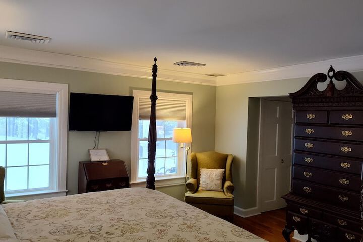 Diplomat Luxury King Bed Harbour View (2 of 32)