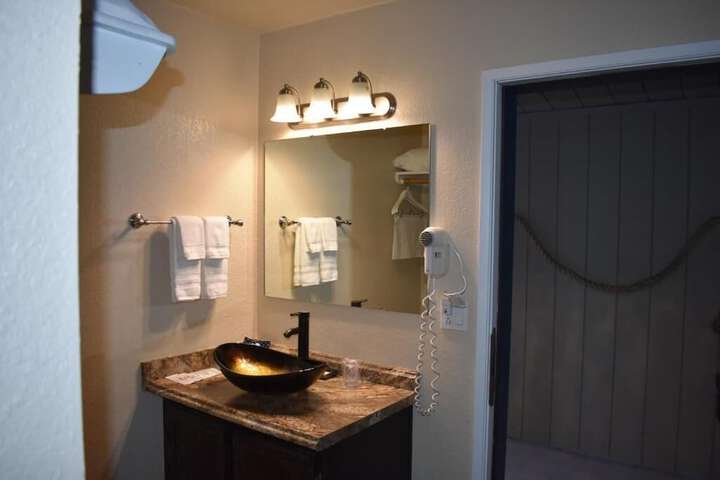 Room 17 of 26