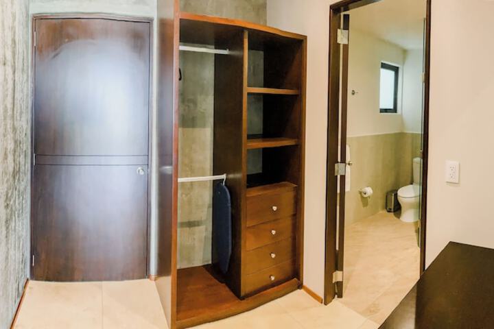 Room 18 of 37