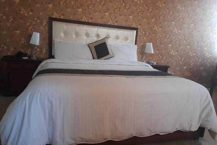 Room 8 of 20