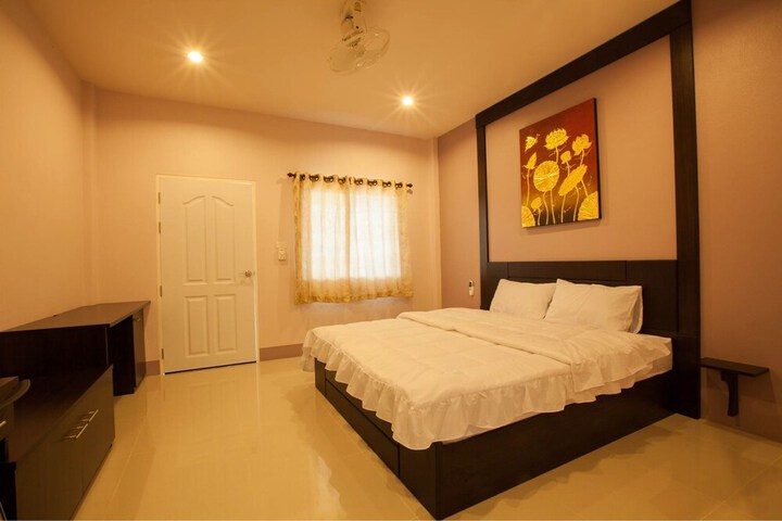 Room 11 of 42