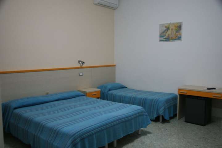 Room 3 of 36