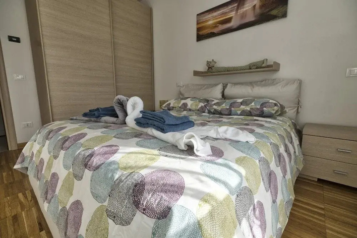 Room 2 of 14