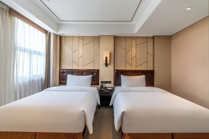 Room 18 of 49