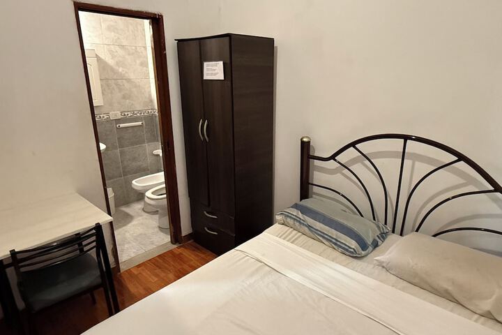 Room 11 of 33