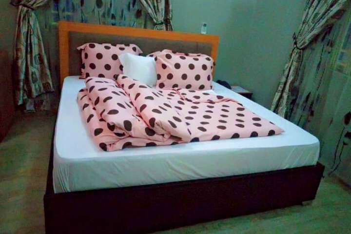 Room 10 of 36