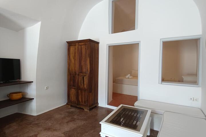 Room 3 of 85