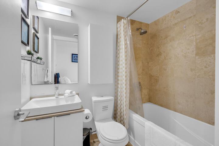 Room 160 of 195