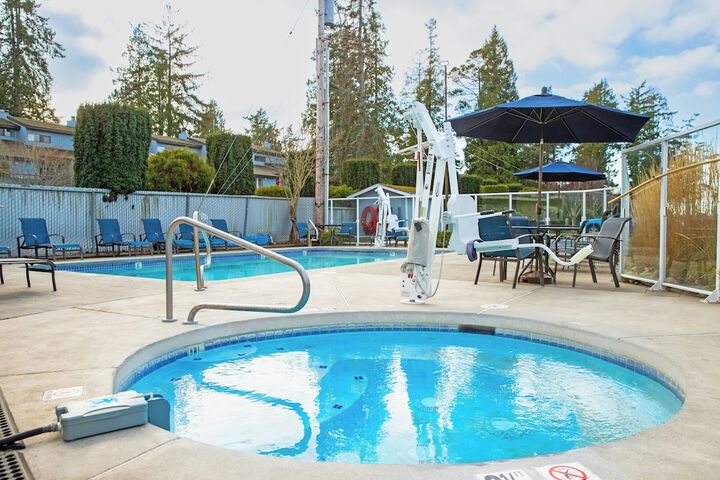 Pool Hotel