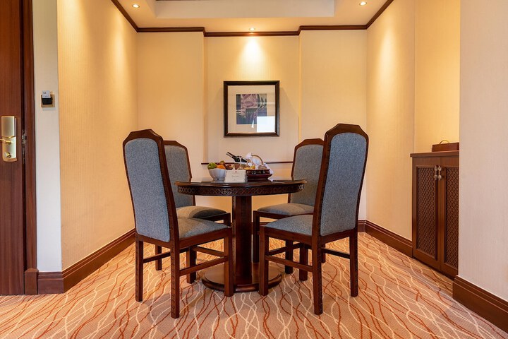 Room 26 of 108