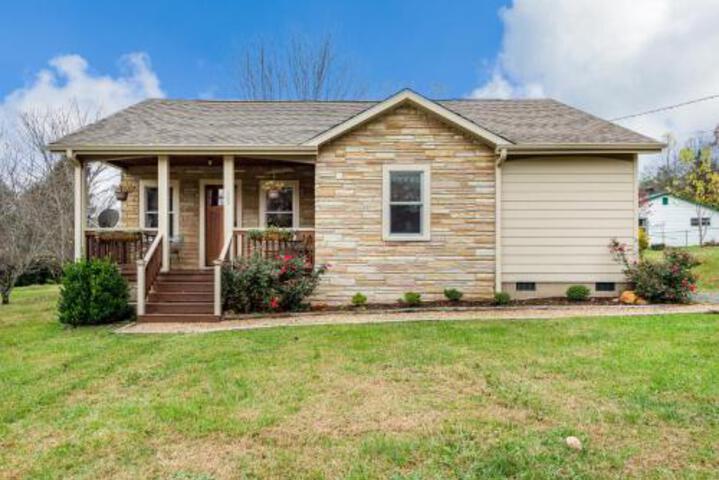 205 Kerlee Heights Home in Black Mountain, NC