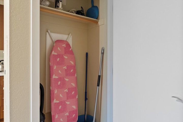 Room 6 of 31