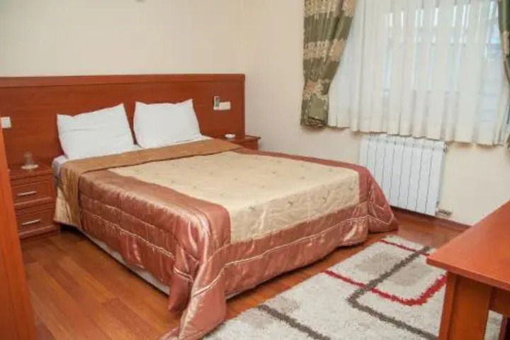 Room 2 of 5