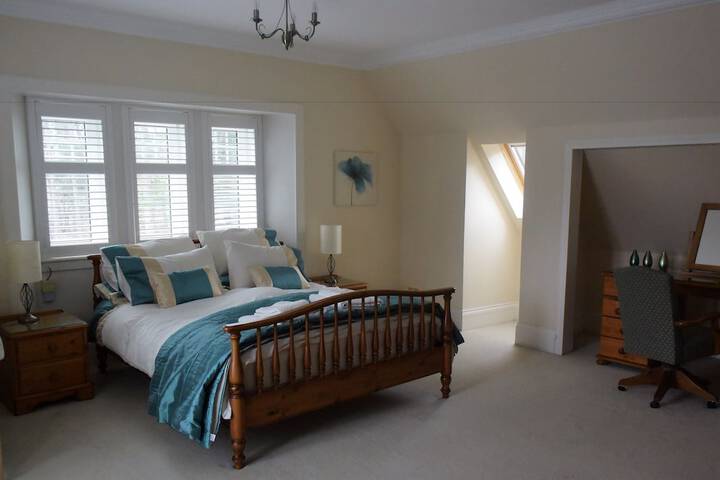 Room 2 of 22