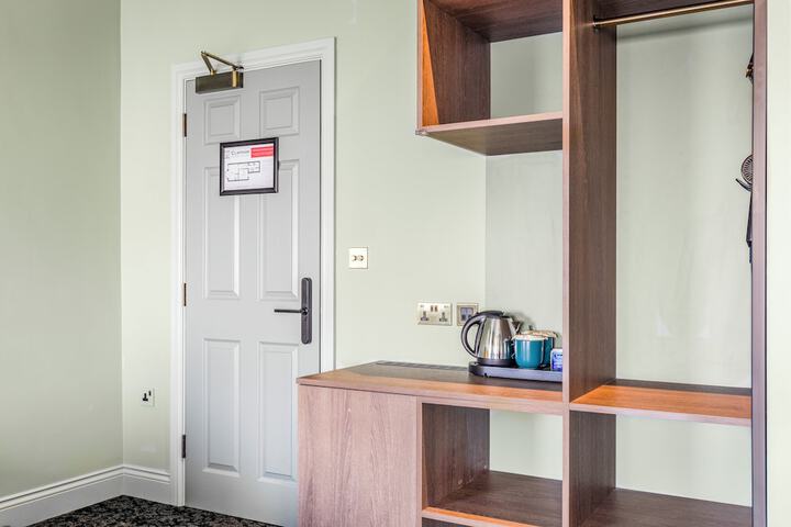 Room 17 of 57