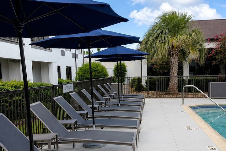 Hotel with Pool