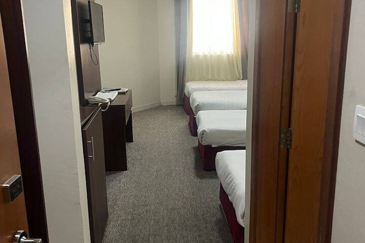 Room 4 of 15