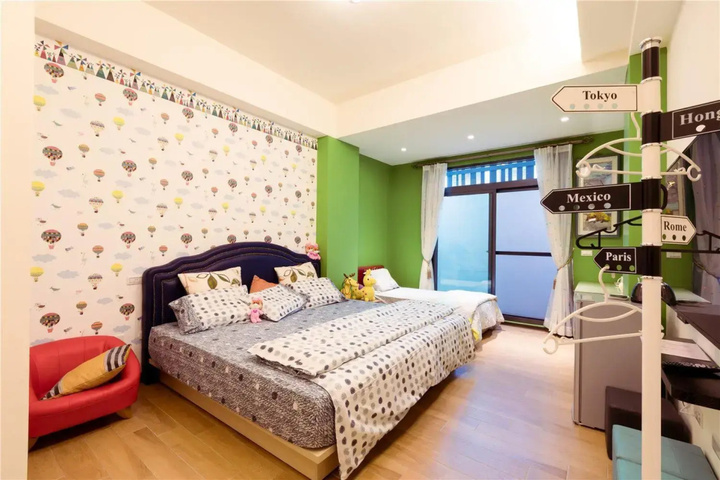 Room 2 of 7