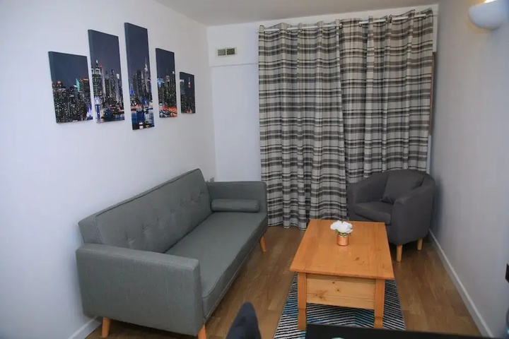 NEW Cosy 3BD Flat Minutes to Leeds City Centre