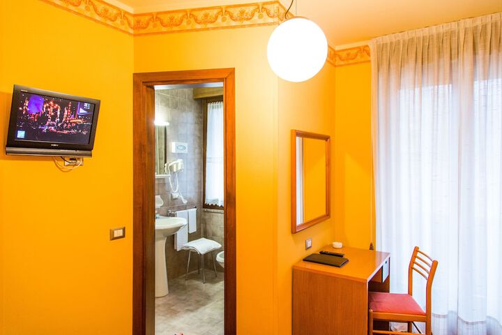 Room 30 of 59