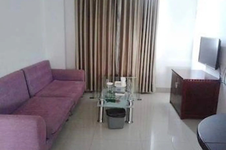 Room 2 of 3