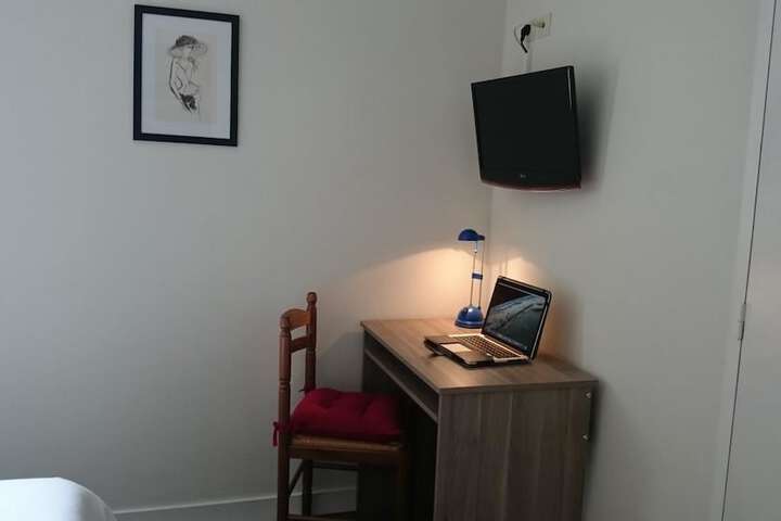 Room 8 of 24