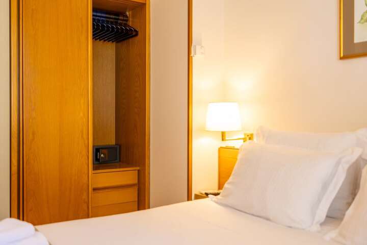 Room 8 of 53