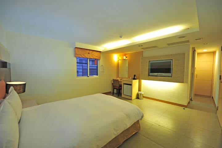 Room 5 of 49