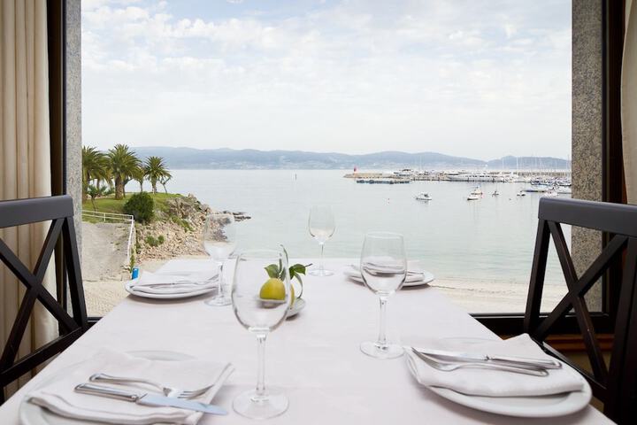 Dining Photos