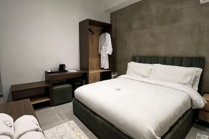 Room 75 of 112