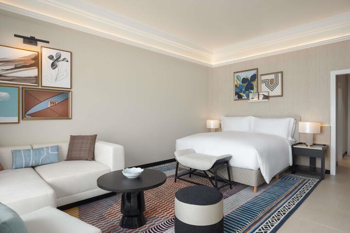 Room 32 of 111