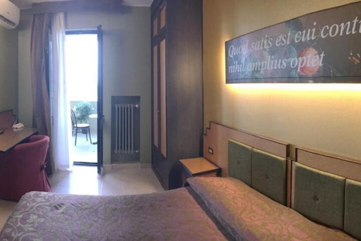 Room 13 of 44