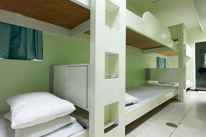 Room 51 of 68