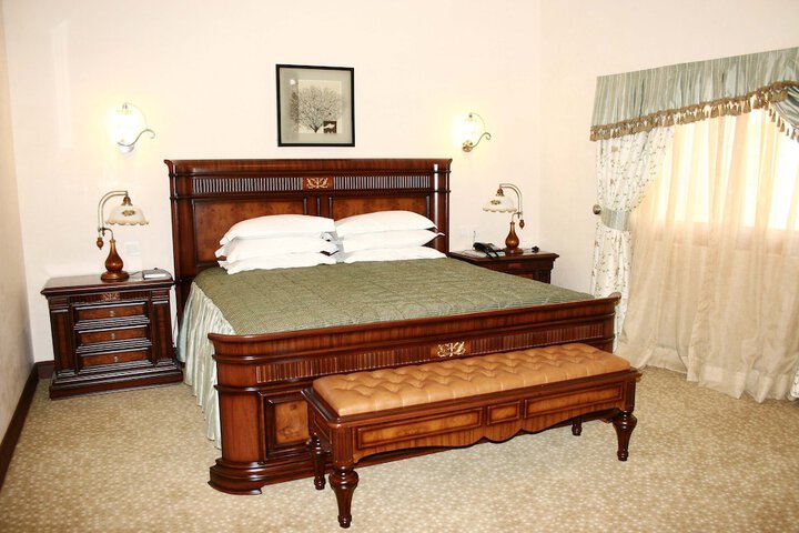 Room 3 of 66