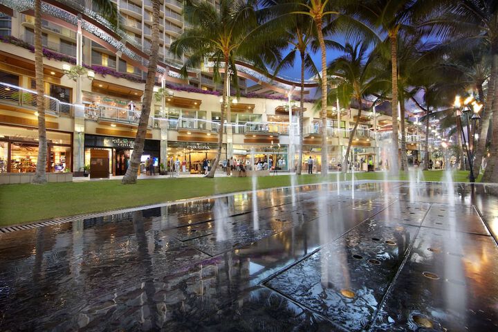 Shopping mall