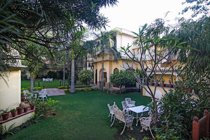 Hotel Exterior 52 of 70