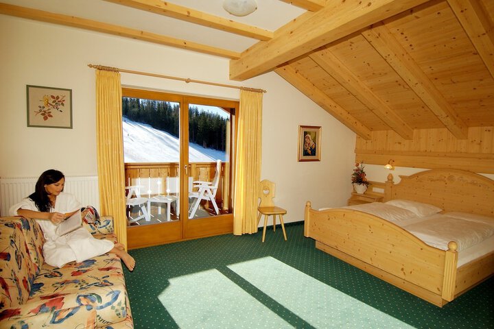 Room 3 of 39
